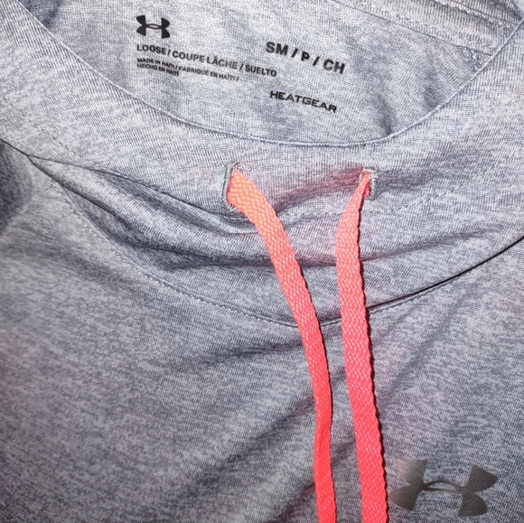 2/$40 EUC Under Armour Heatgear Long Sleeve Hooded Loose Fit Shirt S GRAY/CORAL - Picture 3 of 5